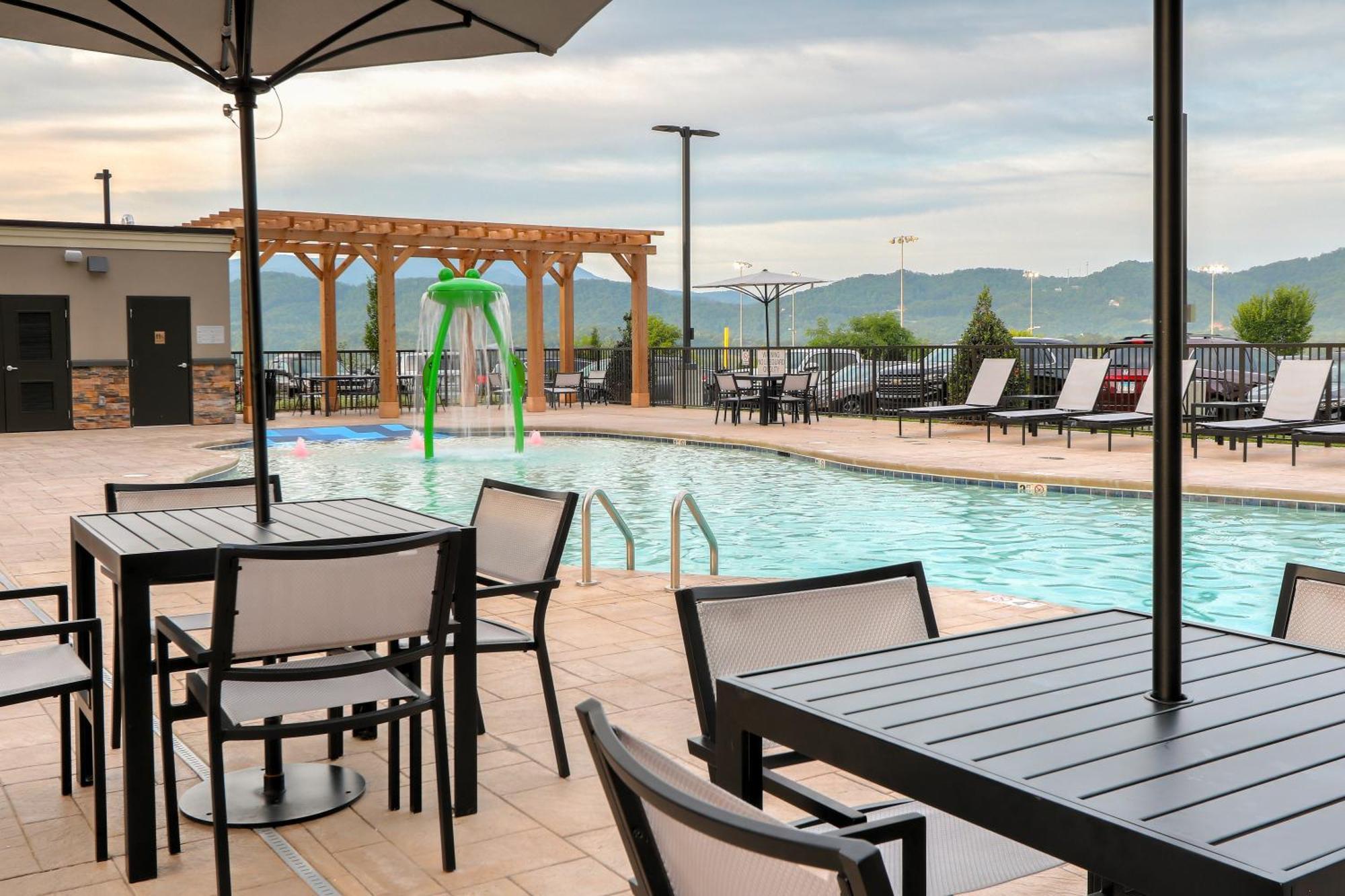 Staybridge Suites Pigeon Forge - Smoky Mtns By Ihg Ngoại thất bức ảnh
